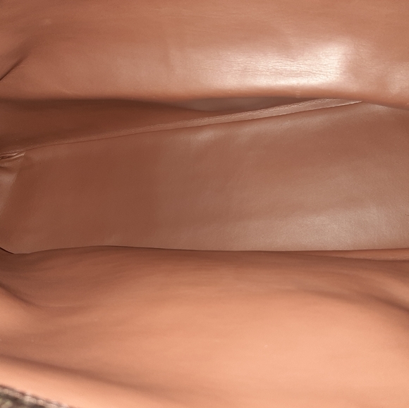 Leather  travel bag color more like caramel - Picture 5 of 8